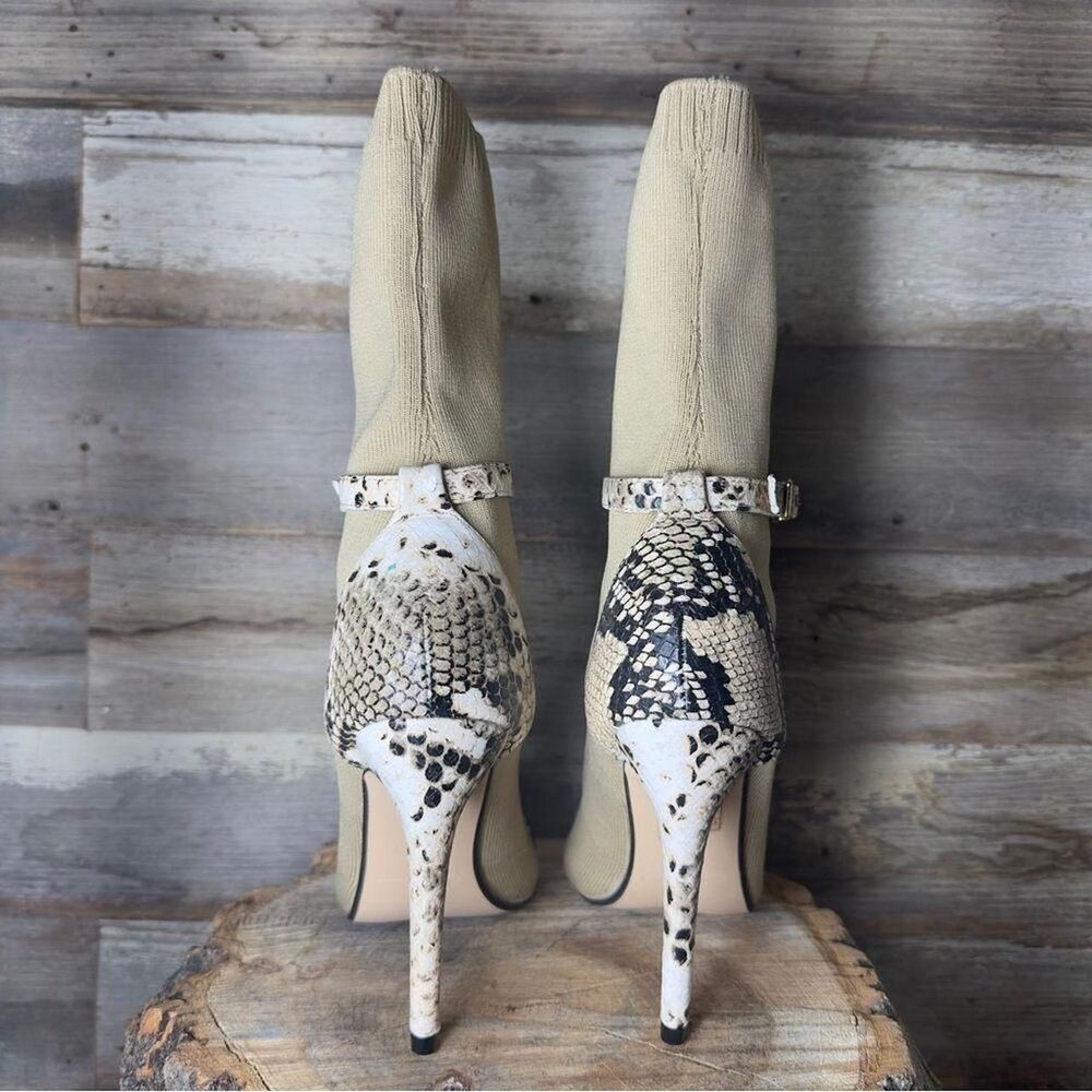 NWOB Rumbidzo Beige Sock Boots with Sanake Leather Details sz 6 - Picture 3 of 8